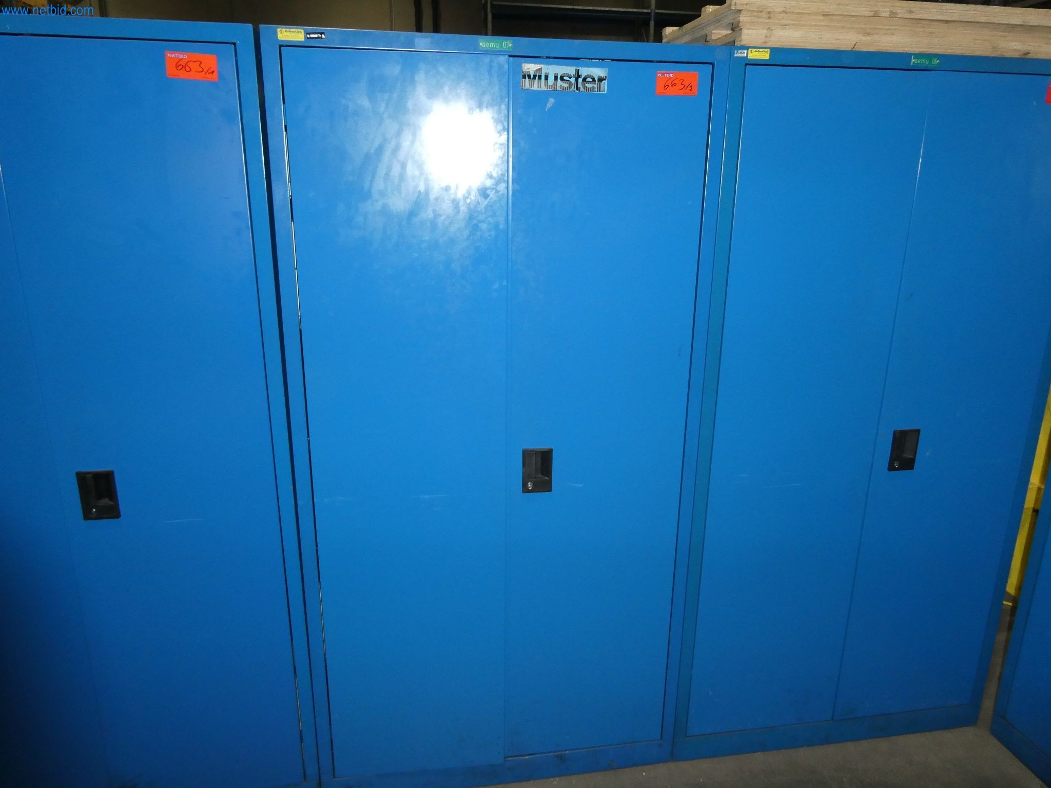 Werkzeugschrank m. Werkzeugaufnahmen